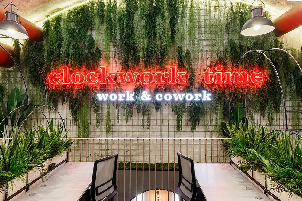 綠蔭綻放 Clockwork Time圣彼得堡圣彼得堡辦公室設(shè)計欣賞